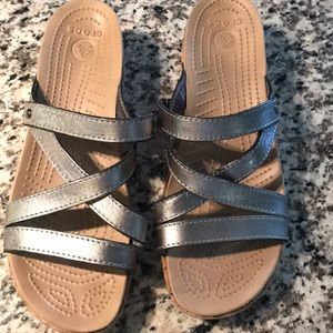 Crocs metallic strapped sandals